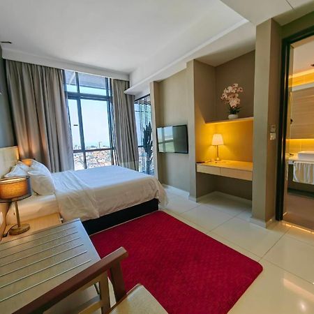 The Honeymoon Haven - 99 Residences Malacca Exterior photo